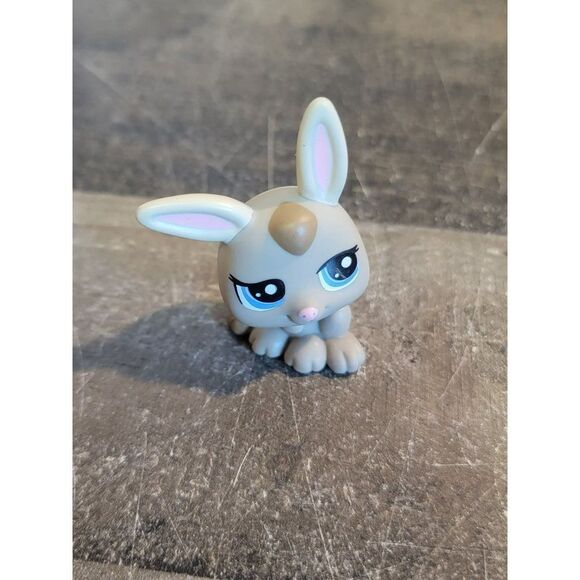 LPS Hasbro 2009 gray bunny Littlest Pet Shop toy figure - Picture 2 of 5
